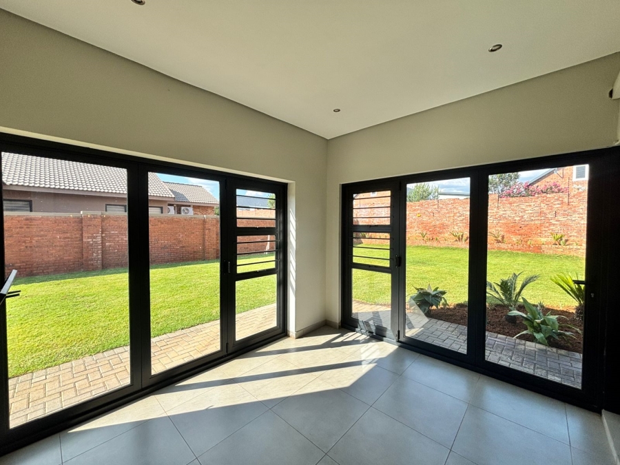 3 Bedroom Property for Sale in Van Der Hoff Park North West